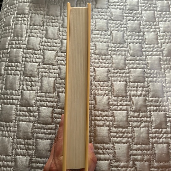 Emily Giffin Where We Belong Hardcover book - Picture 4 of 4